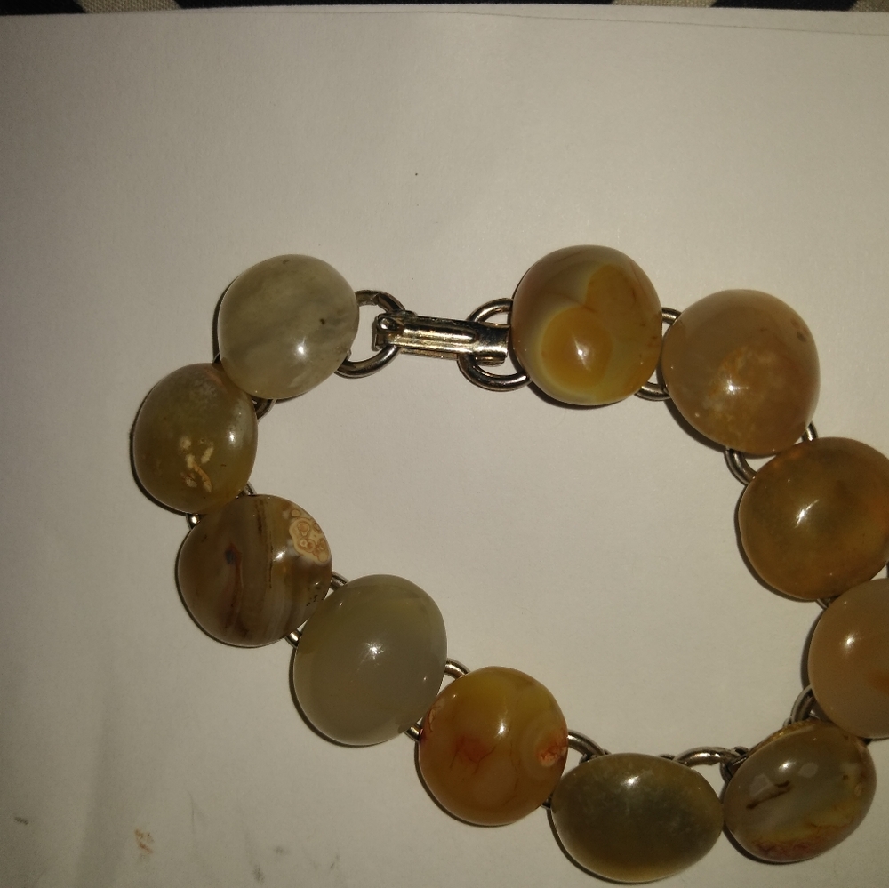 Rutilated quartz bracelet well designed latch closer